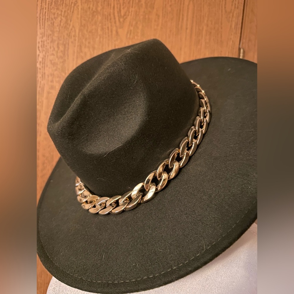 LOVE OF LATTES FELT FEDORA IN OLIVE with Gold chain- NWT